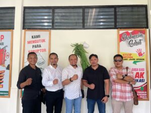 Ketua dan Fraksi DPRD NTB Tak Hadiri Sidang Mediasi, Gugatan Aktivis Fihiruddin Kembali Ditunda