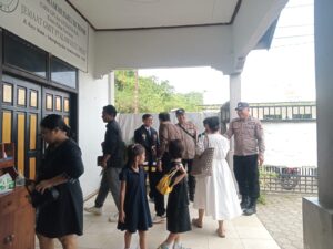 Jumat Agung di Maluk Berlangsung Khusyuk, Ini Peran Penting Polres Sumbawa Barat di Baliknya