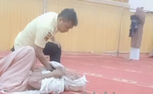 Viral: Pria Menyamar Jadi Perempuan Saat Salat di Masjid Islamic Center Mataram