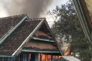Kebakaran Hebat di Alas Sumbawa, 5 Rumah Warga Diduga Ludes Terbakar