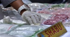 Kejari Mataram Musnahkan Barang Bukti 122 Perkara: Narkotika, Obat Ilegal, dan Senjata Tajam