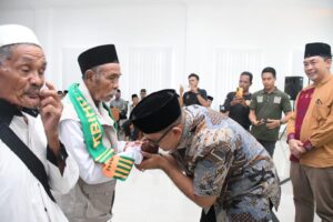 Wabup Lombok Utara Lepas 70 Calon Jamaah Haji, Termuda Berusia 33 Tahun dan Tertua?