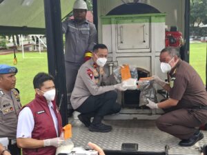 Polda NTB Musnahkan Hampir 3 Kg Sabu, Ribuan Botol Miras, dan Ratusan Gram Ganja: Komitmen Tegas Berantas Narkoba dan Miras