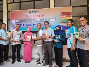 Sambut Hari Buku, Bhayangkari Polres KLU Adakan Safari Literasi di Desa Malaka