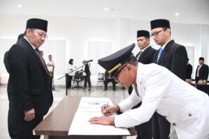 Bupati Najmul Lantik 12 Pejabat Baru, Tegaskan Komitmen Pelayanan dan Kolaborasi