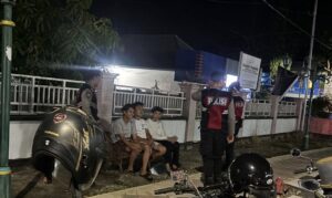 Patroli Dialogis Sat Samapta Polres Sumbawa Barat: Antisipasi Gangguan Kamtibmas dan Berikan Edukasi ke Remaja
