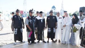 Indahnya Toleransi: Umat Hindu Bantu Amankan Sholat Idul Adha di Lombok Utara
