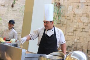 Sensasi Sarapan All You Can Eat di Favehotel Langko, Ada Live Cooking Grilled Chicken Setiap Pagi!