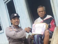 Polisi Peduli, Bhabinkamtibmas Klungkung Rutin Tebar Bansos untuk Warga Lansia Jelang HUT Bhayangkara ke-79