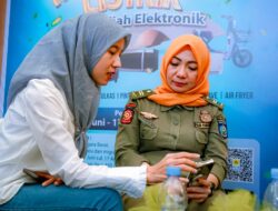 Semangat Kemerdekaan, PLN Hadirkan Kemudahan Layanan Lewat Booth Interaktif di FORNAS VIII NTB 2025