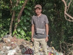 Warga Desa Menemeng Loteng Buang Sampah ke Sungai, Pemerintah Desa Dinilai Tutup Mata!