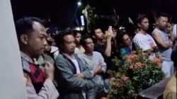 Ratusan Warga Lombok Utara Kepung dan Tutup Kafe Tuak Yang Dinilai Meresahkan