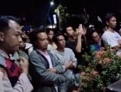 Ratusan Warga Lombok Utara Kepung dan Tutup Kafe Tuak Yang Dinilai Meresahkan