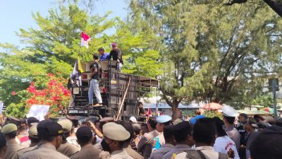 Aliansi Pemuda dan Masyarakat Lombok Utara Gelar Aksi di DPRD, Usung Sembilan Tuntutan