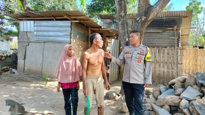 Bripka Agus Salim Sisihkan Gaji, Bangun Rumah untuk Warga Miskin yang Hidup di Kandang Kambing
