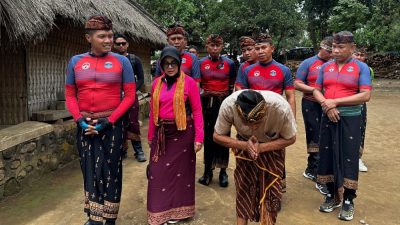 Adat Menyembeq Iringi Kunjungan Kapolres Lombok Utara, Literasi dan Kamtibmas Jadi Pilar Desa Wisata Senaru