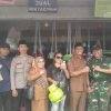 Sidak Pangkalan LPG Nakal di Empang, Terbukti Jual di Atas HET hingga Rp45 Ribu, Warga Ngamuk