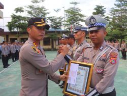 Prestasi Gemilang! Kapolres Lombok Utara Beri Penghargaan untuk Lima Anggota Berprestasi