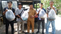 BUMDes Bentek Lepas Ribuan Bibit Ikan untuk Perkuat Ketahanan Pangan Desa