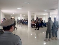 Satpol PP Kawal Ketat Hearing DPRD Loteng Terkait Dugaan Konspirasi PT PAL dan BKSDA