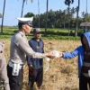 Satlantas Polres Lombok Utara Gelar Jumat Berkah, Bagikan Sembako dan Edukasi Keselamatan Lalu Lintas