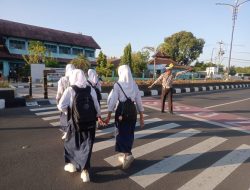 Wujudkan Tertib Berlalu Lintas, Polsek Tanjung Gelar Giat Rawan Pagi di Depan SMPN 1 Tanjung