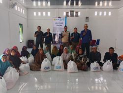 YBM PLN UP3 Sumbawa Tebar Aksi Peduli Dhuafa di Desa Labuhan Mapin dalam Rangka HLN ke-80