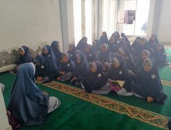 The Story and Hope of Santri Dusun Padak Sumbawa Who Never Give Up, Studying Amidst Damaged Road Access