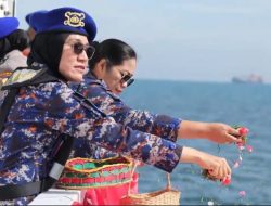 Mengenang Jasa Pahlawan, Polairud Baharkam Polri Gelar Tabur Bunga di Perairan Jakarta