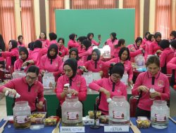 Bhayangkari Torehkan Rekor MURI: 59.800 Anggota Serentak Olah Eco Enzym untuk Indonesia Hijau