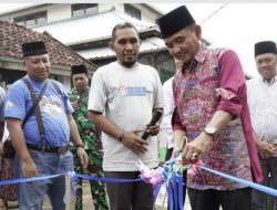 Wabup H. Ansori Hadiri Sedekah Buka Tana’ dan Resmikan DAK Air Minum di Desa Kelungkung