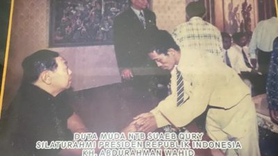 Tokoh Literasi NTB, Suaeb Qury Kenang Momen Bersejarah Bertemu Presiden Gus Dur di Istana Negara