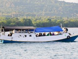 Sudah Lama Diperjuangkan, Pulau Moyo Masih Krisis Layanan Publik dan Infrastruktur: Pasien Darurat Harus Naik Perahu