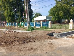 Akses ke PAUD HI Tunas Harapan KSB Rusak Akibat Proyek Drainase, Wali Murid Keluhkan Jalan Licin dan Berbahaya