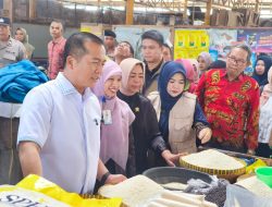 Blusukan di Pasar Gerung, Gubernur NTB Pastikan Harga Kebutuhan Pokok Terjangkau Selama Ramadan 1447 H