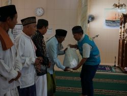 PLN UIW NTB Tebar Berkah Ramadan, Salurkan Santunan bagi Duafa, Yatim, dan Guru Ngaji