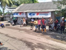 Swadaya Penuh Dedikasi: Kades Setanggor Galang Dana dan Tenaga Perbaiki Jalan Rusak