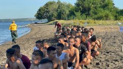 Semangat Prajurit Denma, Dandenma Brigif TP 31/PS Dampingi Kegiatan di Pantai Dompu