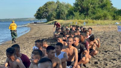 Semangat Prajurit Denma, Dandenma Brigif TP 31/PS Dampingi Kegiatan di Pantai Dompu