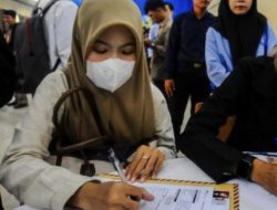 Di Usia yang Masih Muda, Ia Sudah Bertarung dengan Hidup: Kisah Gadis Lombok Timur Berjuang Mencari Kerja