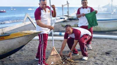 Pantai Cemara Semakin Asri, Ditpolairud Polda NTB Ajak Masyarakat Rutin Bersih Pantai