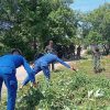Sinergitas TNI/POLRI Bersihkan Lingkungan Desa Calabai, Wujud Kepedulian Terhadap Kebersihan dan Kesehatan