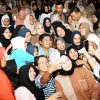 Lagu Bongkar Menggelegar di Depan Menteri Ara dan Gubernur NTB! Emak-Emak PNM Sambut Kebijakan Bunga Kredit di Bawah 8 Persen