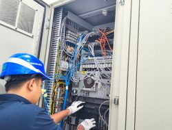Semangat Hari Pancasila, PLN UIW NTB Perkuat Keandalan Sistem Kelistrikan melalui Pemeliharaan Peralatan Monitoring Data di Gardu Induk Mantang, Lombok Tengah