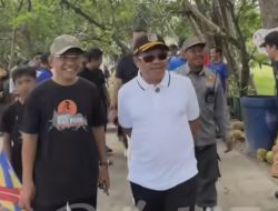 Viral! Bupati LAZ Sentil Kades Senggigi soal Minimnya Bak Sampah: “Beli Bak Sampah Saja Tidak Ada?”