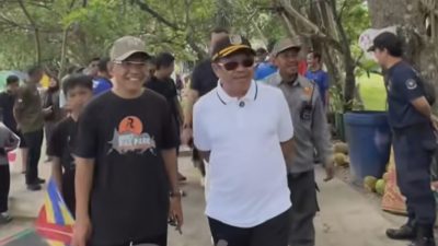 Viral! Bupati LAZ Sentil Kades Senggigi soal Minimnya Bak Sampah: “Beli Bak Sampah Saja Tidak Ada?”