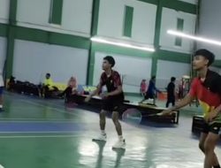 Ratusan Pelajar SMP Se-Kota Mataram Ramaikan Turnamen Bulu Tangkis di GOR Warna Agung