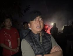 Baru Tiba dari NTT, Gubernur NTB Langsung Turun di Tengah Kebakaran Sade