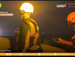 Kapal Nelayan Mati Mesin dan Kandas di Karangbolong Cilacap, Tim SAR Gabungan Evakuasi Awak Kapal