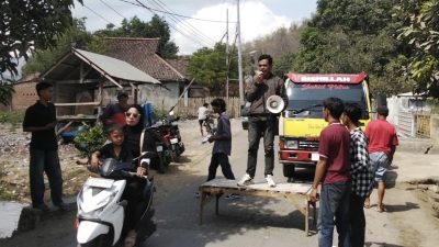 Jalan Diblokir! Warga Madapangga Tagih Janji Pemkab Bima, “Kapan Jalan Kami Diperbaiki?”